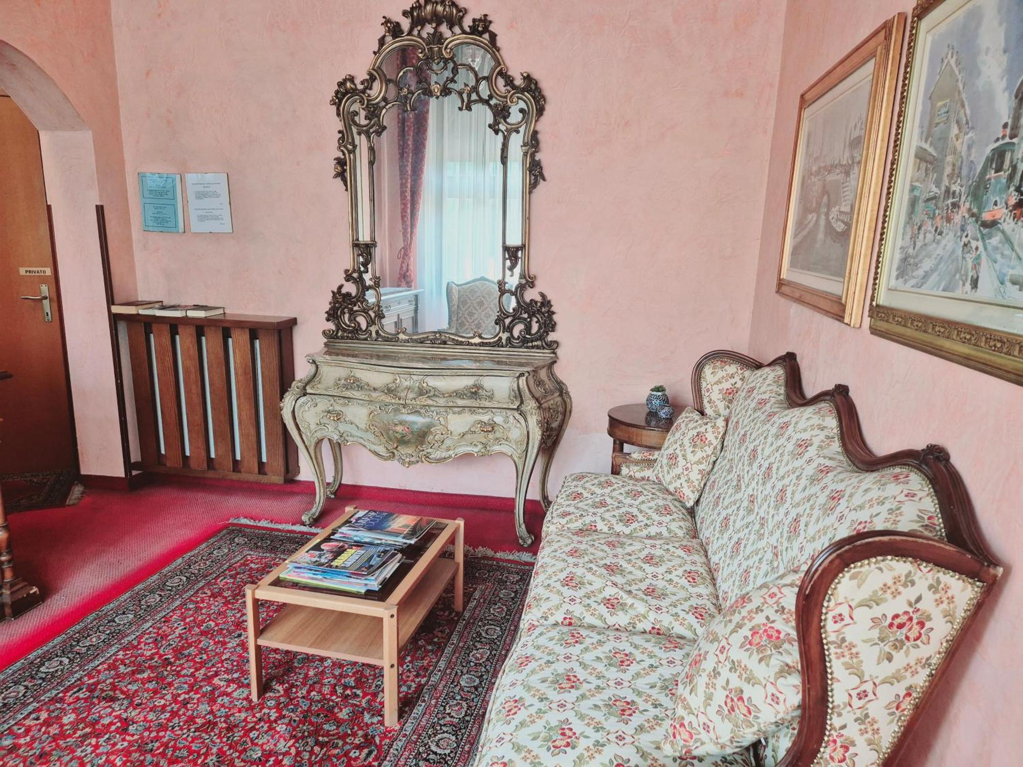 Hotel Montecarlo كاستيلانزا المظهر الخارجي الصورة